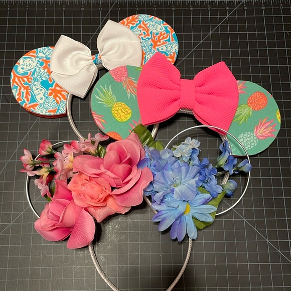 Mickey Mouse Bow Ears Lot of 3 - Lilly Pulitzer Pineapple Make it Pink Floral - Picture 1 of 6